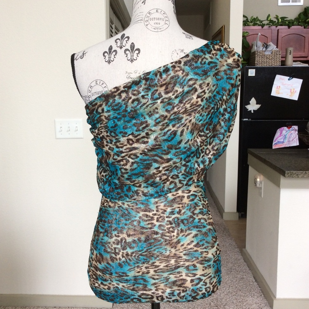 π One Shoulder Mesh Lace Top π - Picture 3 of 6